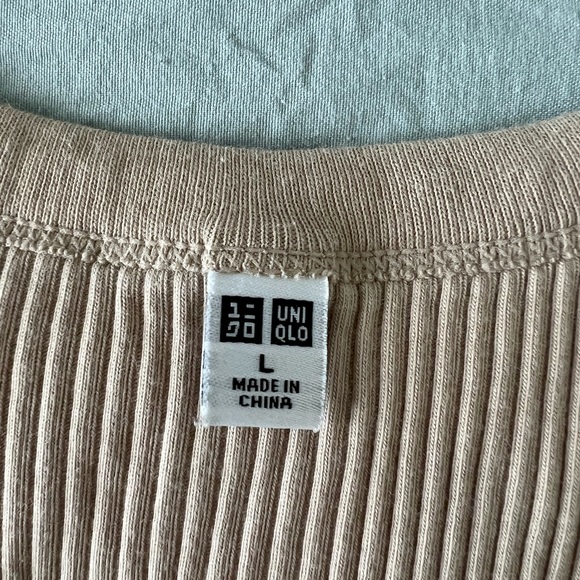 Uniqlo Ribbed Tank Top - Picture 2 of 2